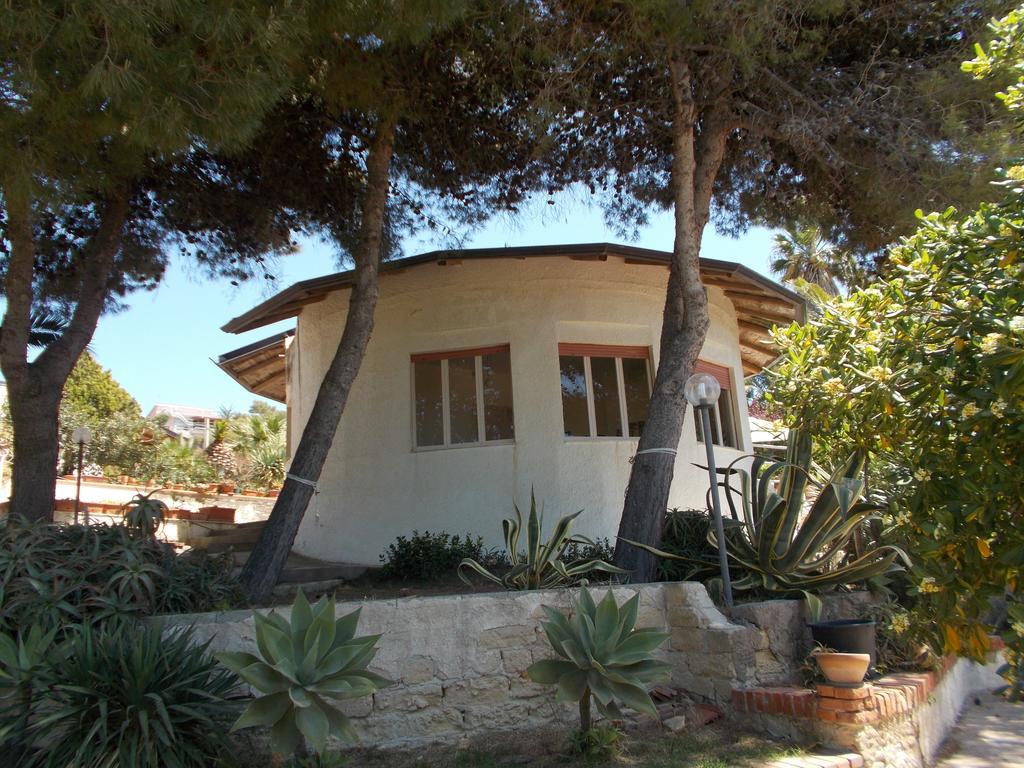 Holiday House Torre Di Manfria Villa Gela Exterior photo